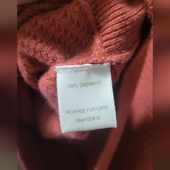 EUC Garnet Hill Angled Rib Cashmere Sweater Size Medium - Picture 8 of 9